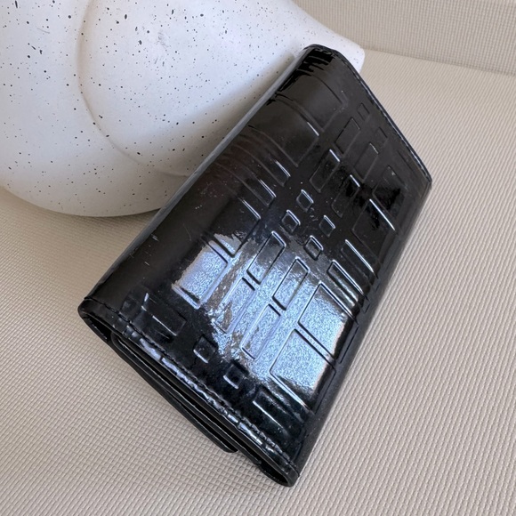 Burberry Patent Leather Nova Embossed Key Holder - Picture 3 of 6